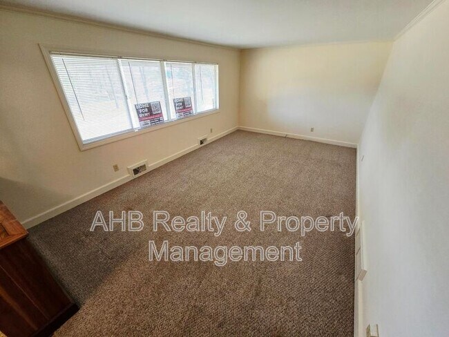 Building Photo - 3261 Alamance Rd