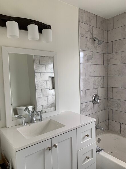 Building Photo - 1157 E Whittier St