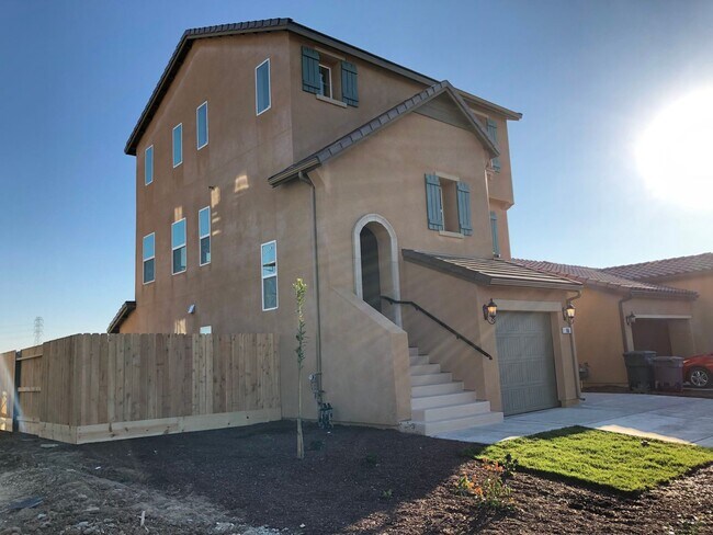Building Photo - 166 Barker Ln