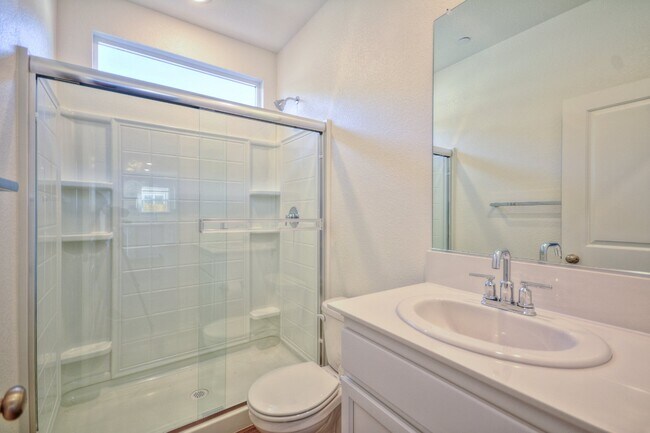 Building Photo - Newer home with solar AVAILABLE NOW!