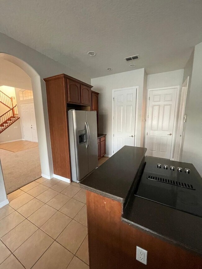 Building Photo - BRISTOL ESTATES 4 BEDRROM, 4 BATHROOMS, 3 CAR GARAGE HOUSE