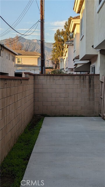Building Photo - 401 Fairview Ave