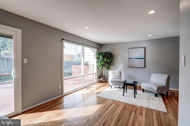 Building Photo - 1700 Pebble Beach Dr