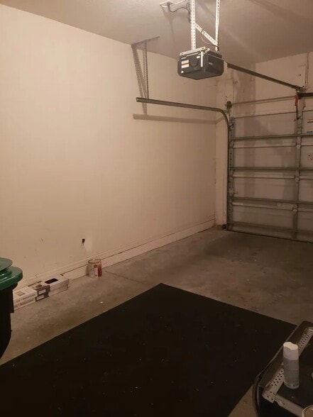 Building Photo - 469 Glastonbury Drive