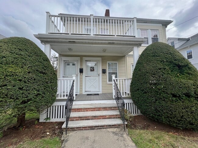 Building Photo - 171 School St