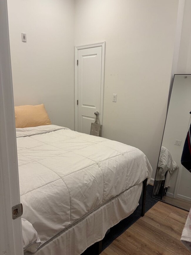 Building Photo - 737 S 4th St