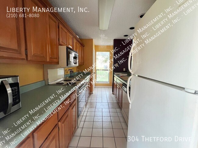 Building Photo - 304 Thetford Dr