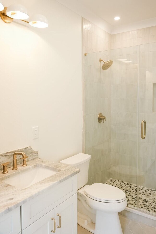 Building Photo - 207 S Calhoun St