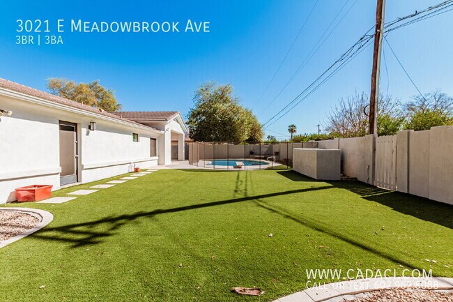 Building Photo - 3021 E Meadowbrook Ave