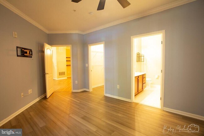 Building Photo - 350 W Elm St
