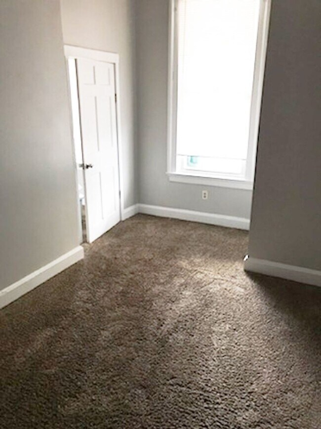 Building Photo - 2831-2833 Glendora Avenue