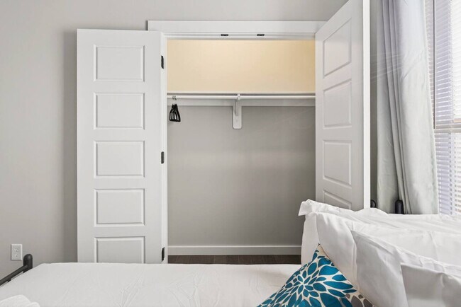 Building Photo - 518 Prospect St