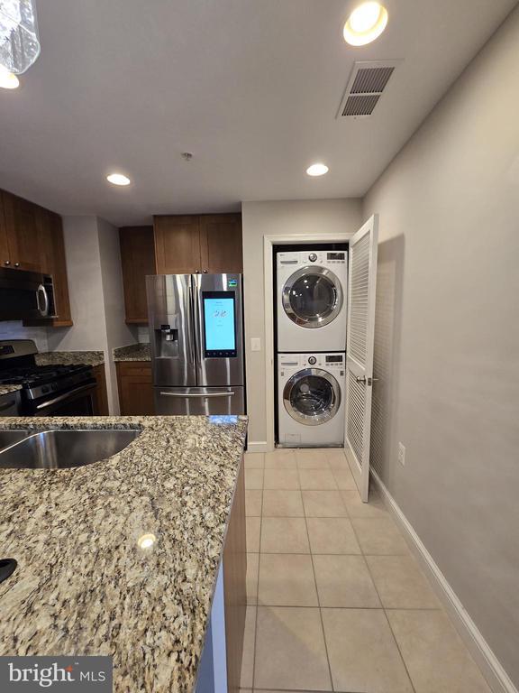 Building Photo - 11990 Market St