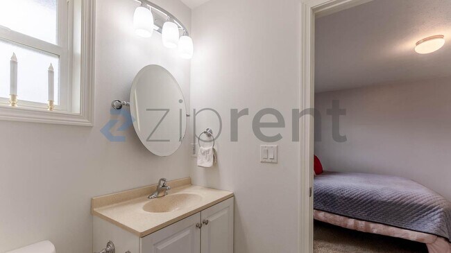 Building Photo - 7125 N Crestline St