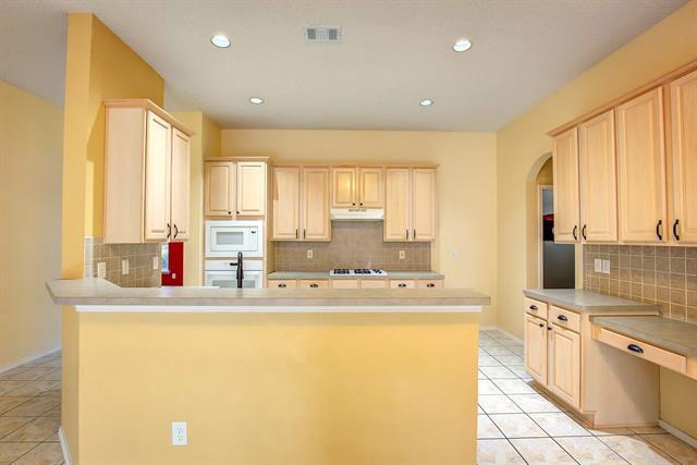 Building Photo - 5713 Meadows Way