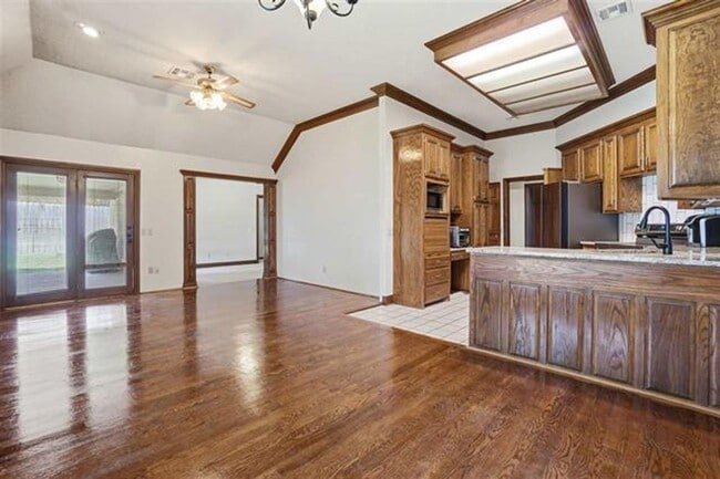 Building Photo - Beautiful 4 Bedroom Home with Pool – Available Now!
