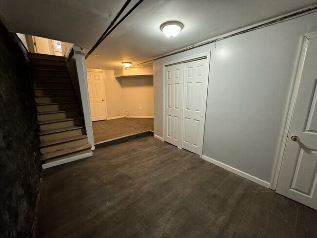 Building Photo - Freshly Updated 3bd/1bath Featuring Spacious Layout & Dedicated Office!