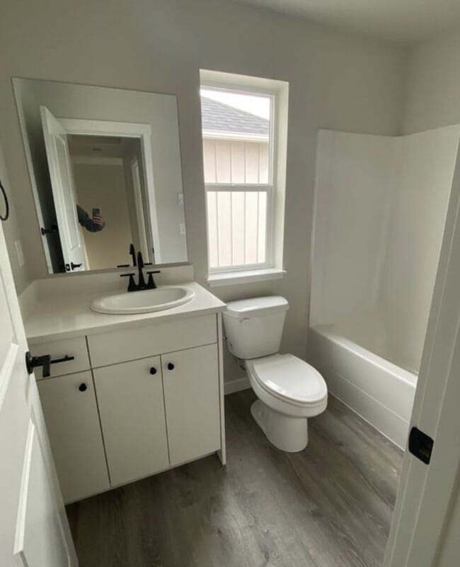 Building Photo - NEWER HOME FOR RENT!