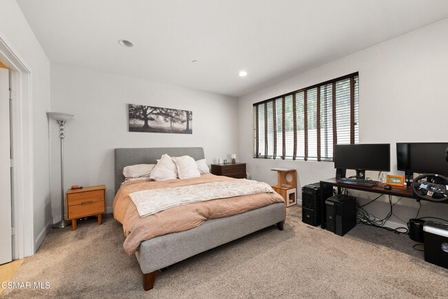 Building Photo - 10878 Bloomfield St