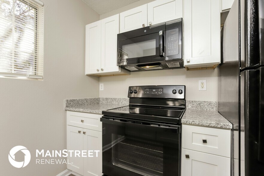 Building Photo - 2473 Stratford Crossing Dr