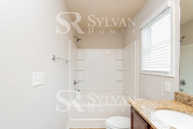 Building Photo - Spacious 3BR 2BA Home Awaits You!