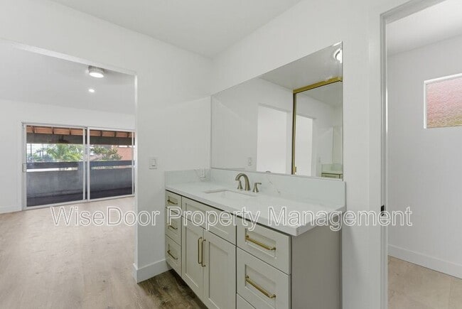 Building Photo - 1500 Aldea Dr