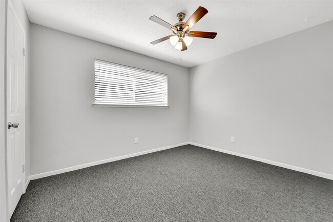 Building Photo - 11110 Sagecountry Dr