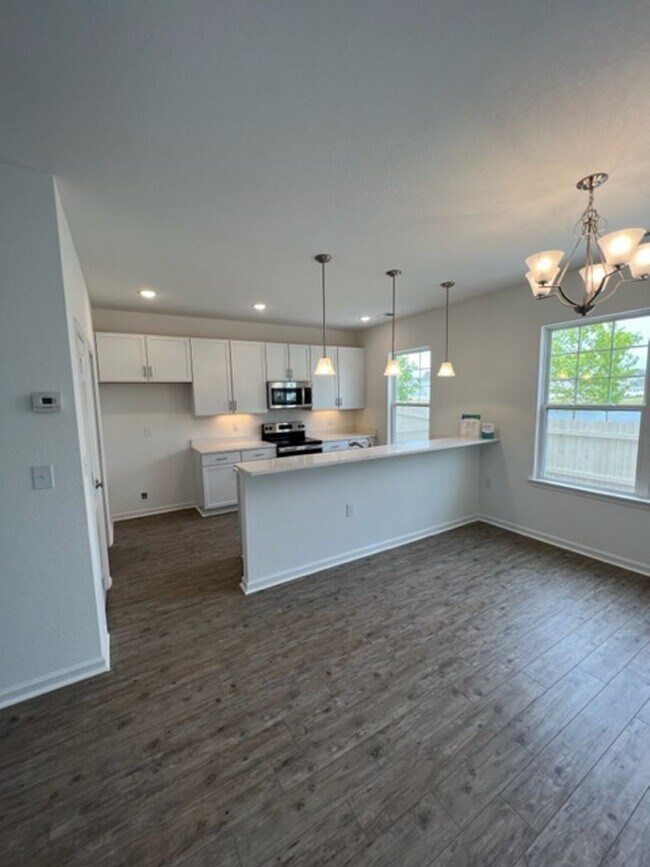 Building Photo - 2015 Canning Pl