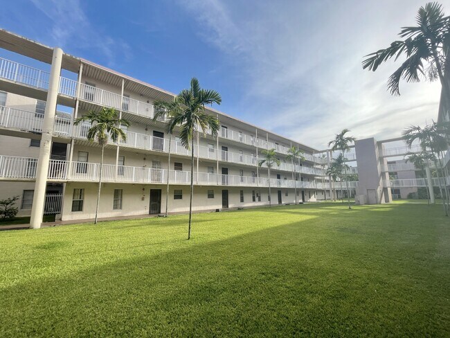 Building Photo - 2800 NW 56th Ave