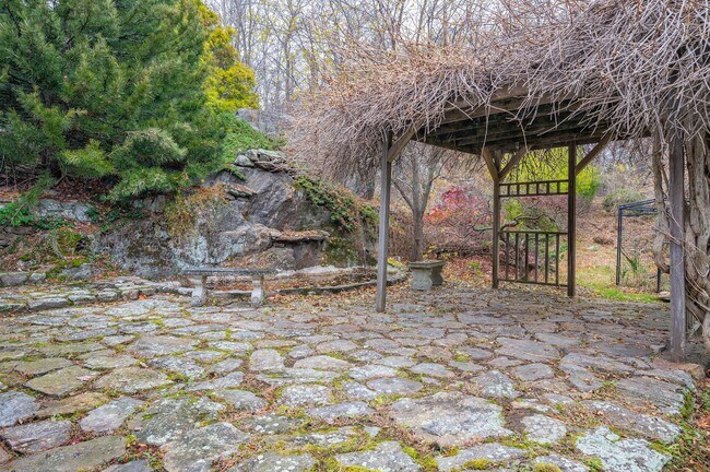 Building Photo - Beautiful 4 Bedroom 3.5 Bathroom Home On Quiet Tree-Lined Street In Millwood.