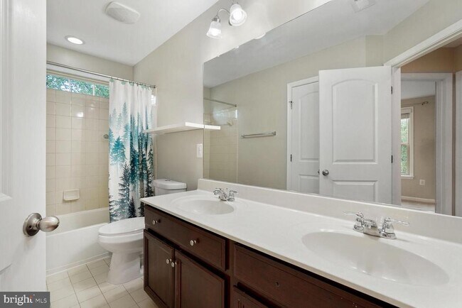 Building Photo - 102 Vista Knoll Dr