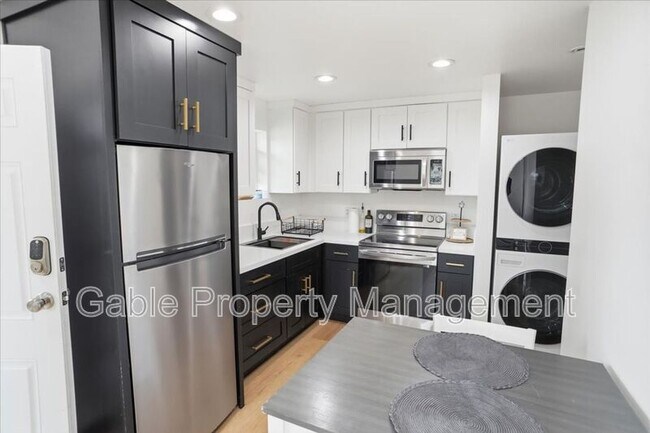 Building Photo - 27453 Santa Clarita Rd