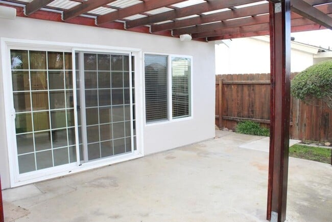 Building Photo - 3Bed/2Bath Upgraded Home off Mira Mesa Blvd~ Lepus