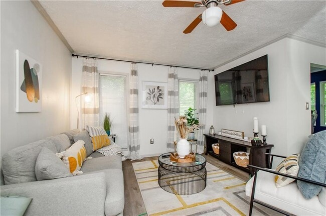 Building Photo - 5157 Roswell Rd NE