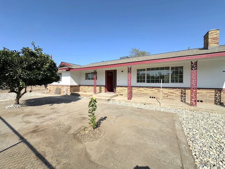 Building Photo - 15050 Cottage Ave