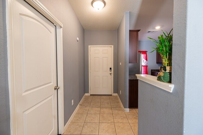 Building Photo - 10814 Spring Brook Pass Dr