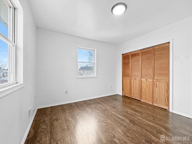 Building Photo - 117 Old Post Rd