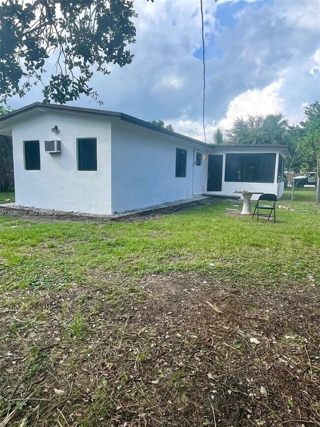 Building Photo - 1776 NE 178th St