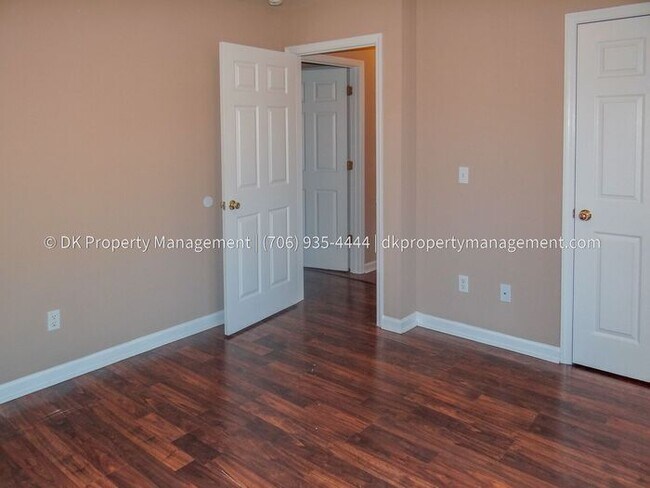 Building Photo - 503 Corey Cir