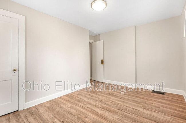 Building Photo - 1499 Briarwood Ave