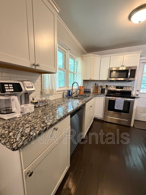Building Photo - 2040 Panstone Ct SW