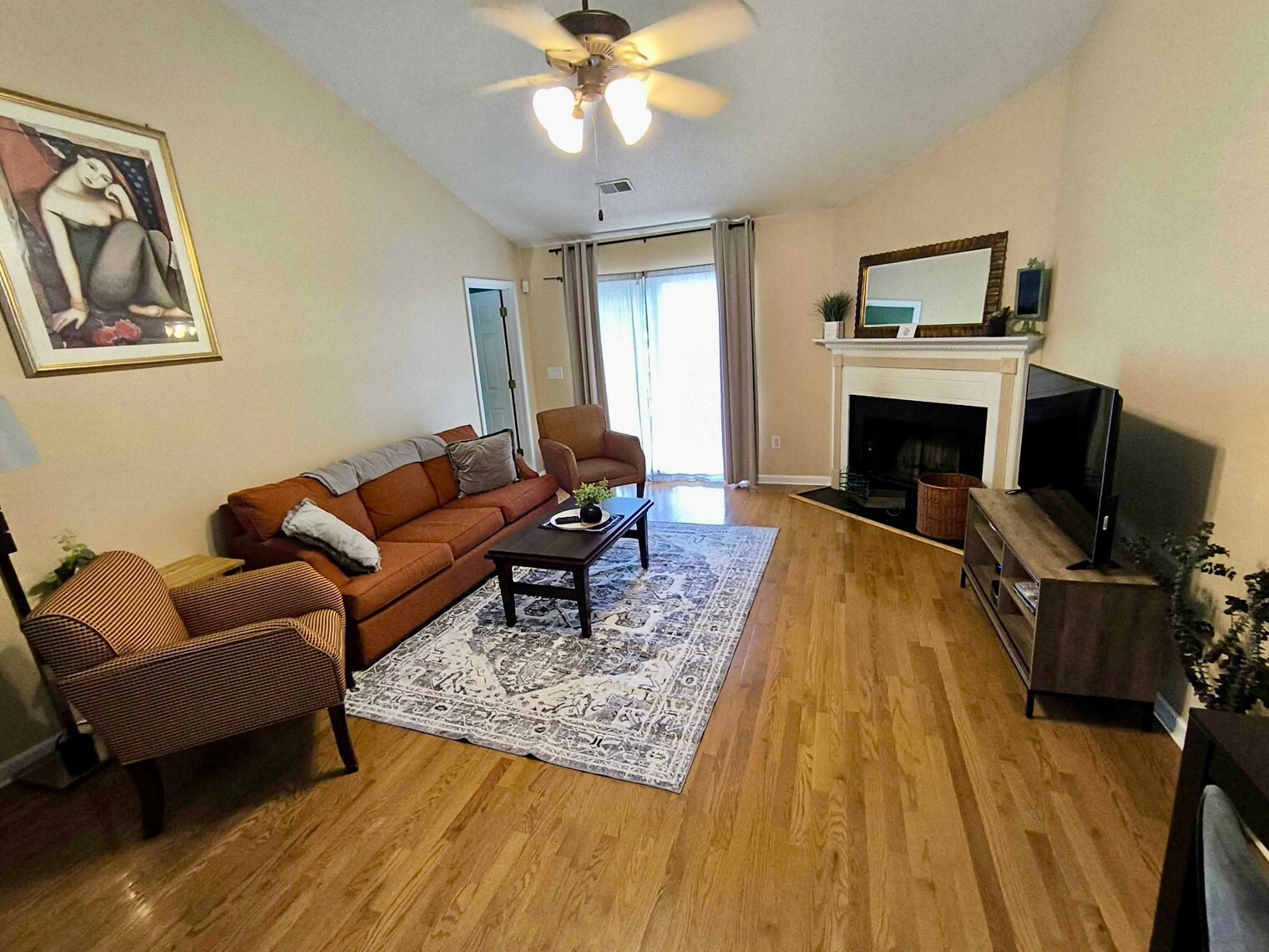 Building Photo - 818 Bentley Dr