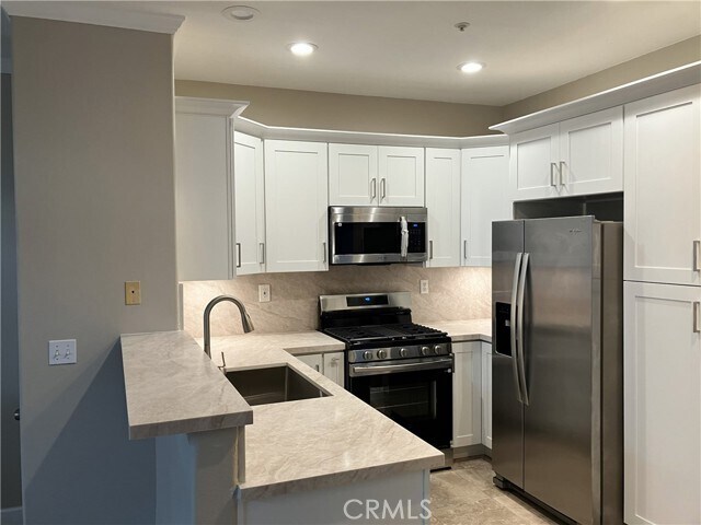 Building Photo - 37 Vía Barcelona