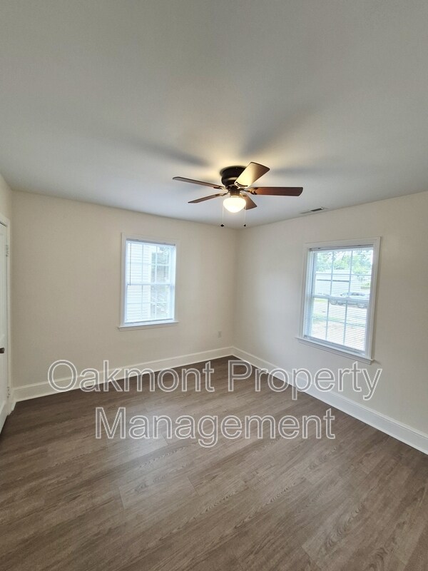 Building Photo - 115 Slagle Ave