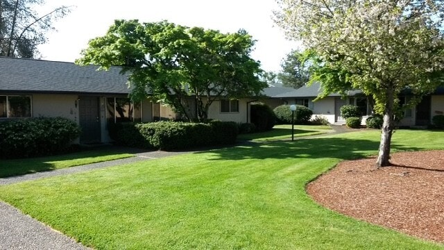 Primary Photo - Saddle Butte Duplexes