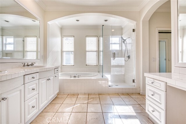 Building Photo - 9 Marisol