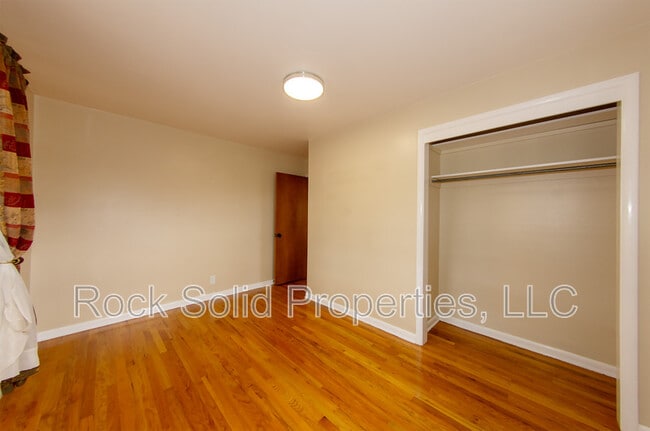 Building Photo - 1622 Oxford Dr