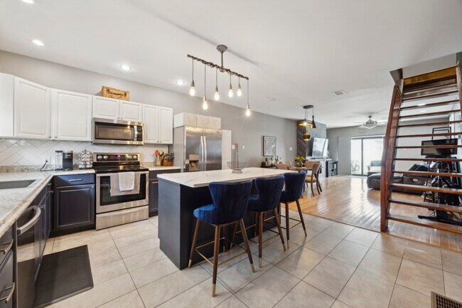 Primary Photo - 813 N 15th St