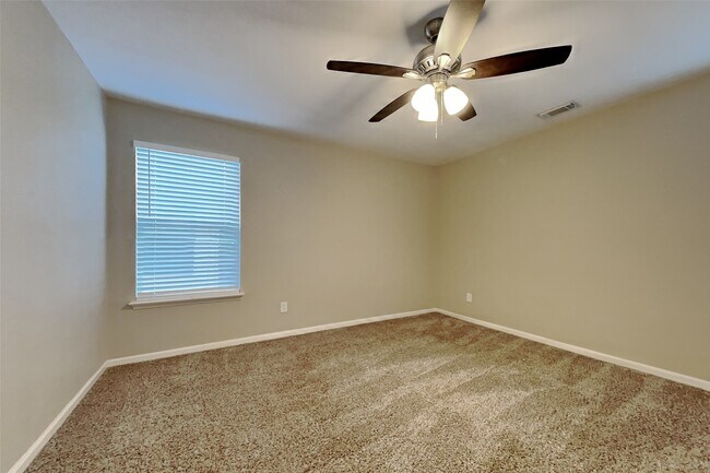 Building Photo - 21415 Flower Valley Cir