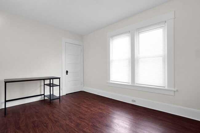 Building Photo - 182 E Patterson Ave